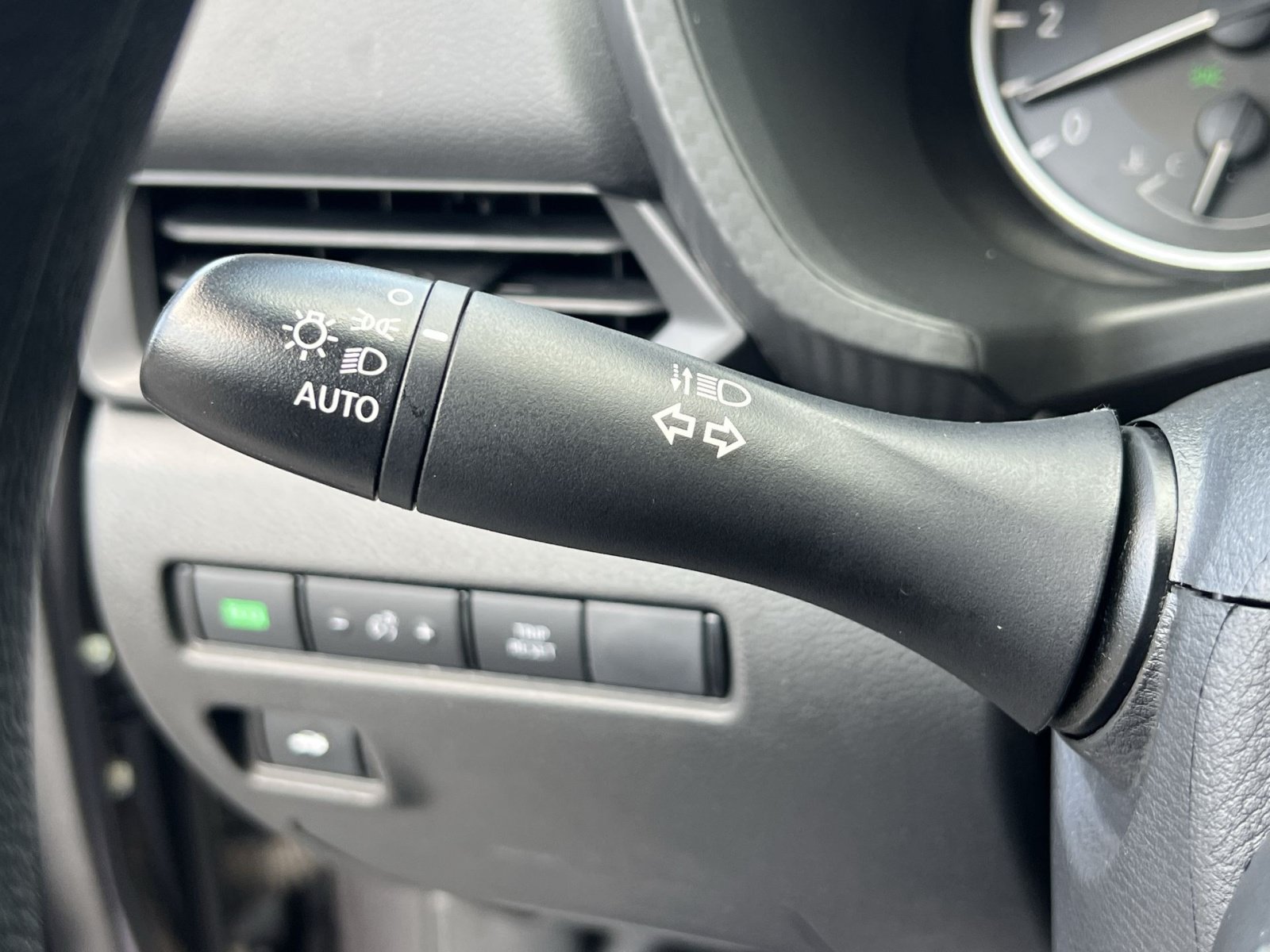 Used 2025 Nissan Sentra S FWD image 35