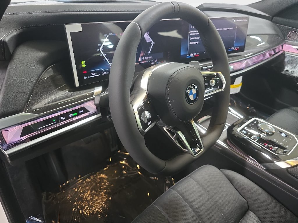 New 2026 BMW 760i xDrive w/ Luxury Rear Seating Package AWD/4WD image 18