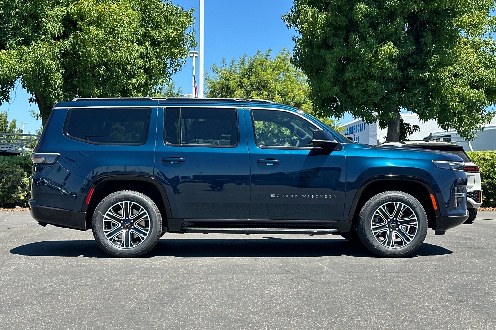 New 2026 Jeep Grand Wagoneer 4WD image 3