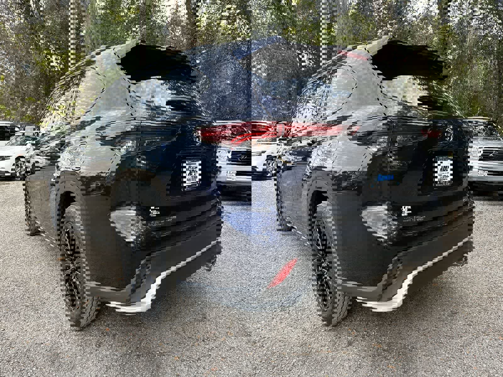 Used 2024 Toyota Highlander LE image 4