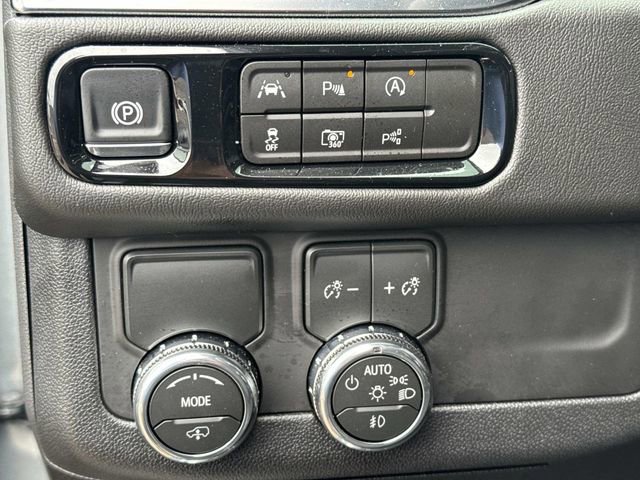 Used 2026 GMC Yukon XL Denali w/ Sun & Power Step Package RWD image 27