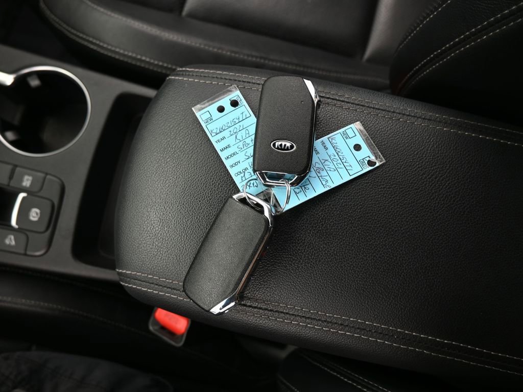 Used 2021 Kia Sportage EX w/ EX Technology Package image 21
