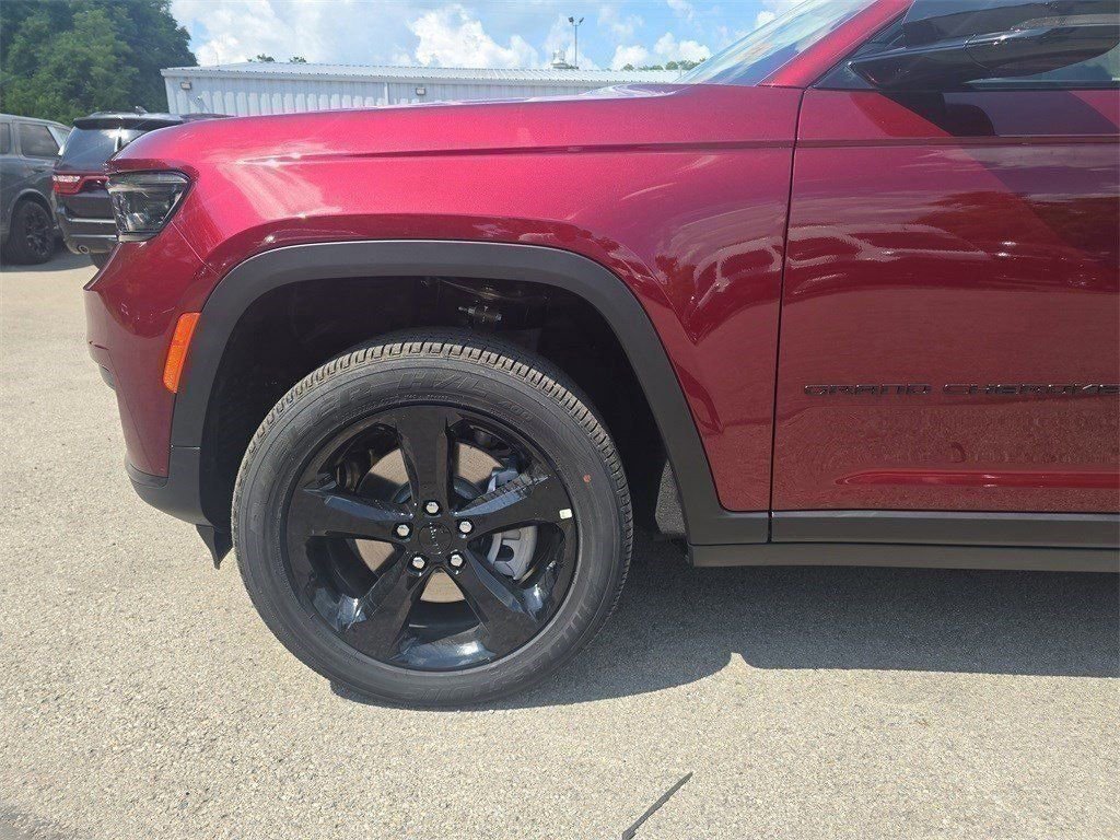 New 2025 Jeep Grand Cherokee L Altitude image 8