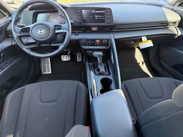 Certified 2025 Hyundai Elantra Sport image 4