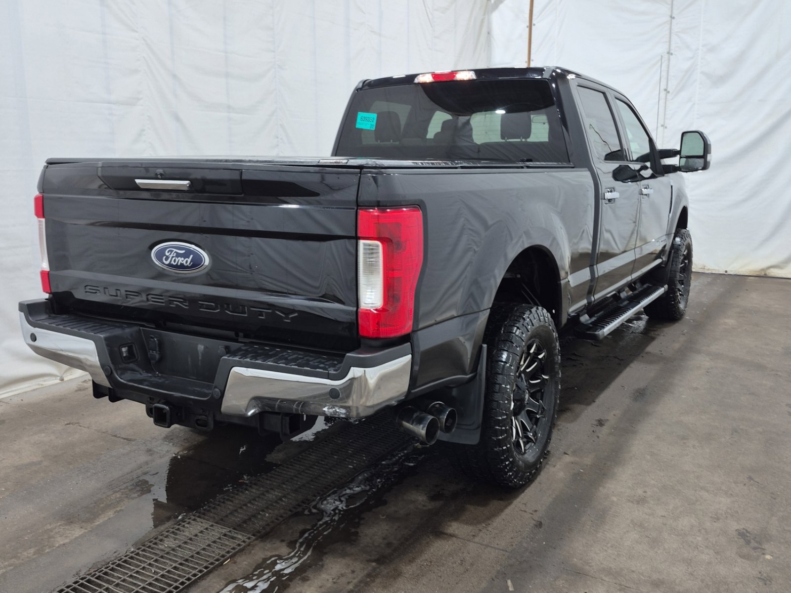 Used 2019 Ford F250 XLT w/ XLT Premium Package image 3