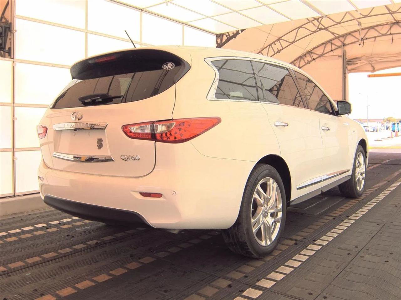 Used 2014 INFINITI QX60 AWD w/ Premium Plus Package image 5