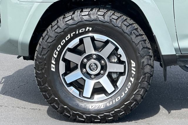 Used 2023 Toyota 4Runner TRD Off-Road Premium w/ Moonroof Package AWD/4WD image 32