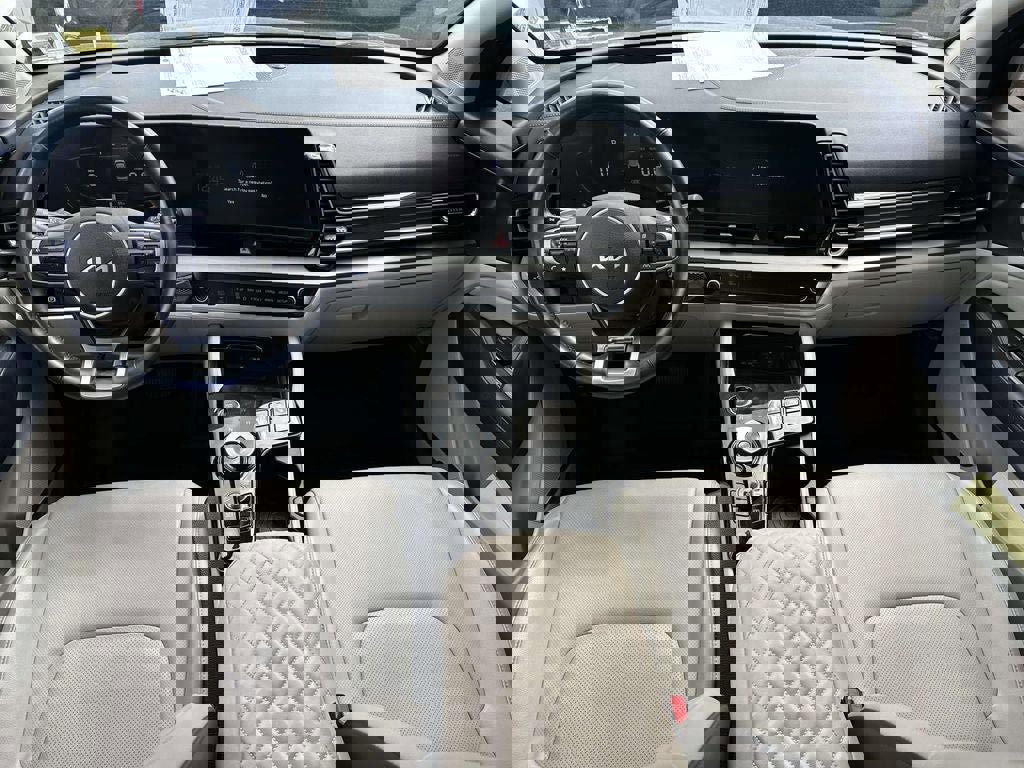 Certified 2023 Kia Sportage EX w/ EX Premium Package image 11