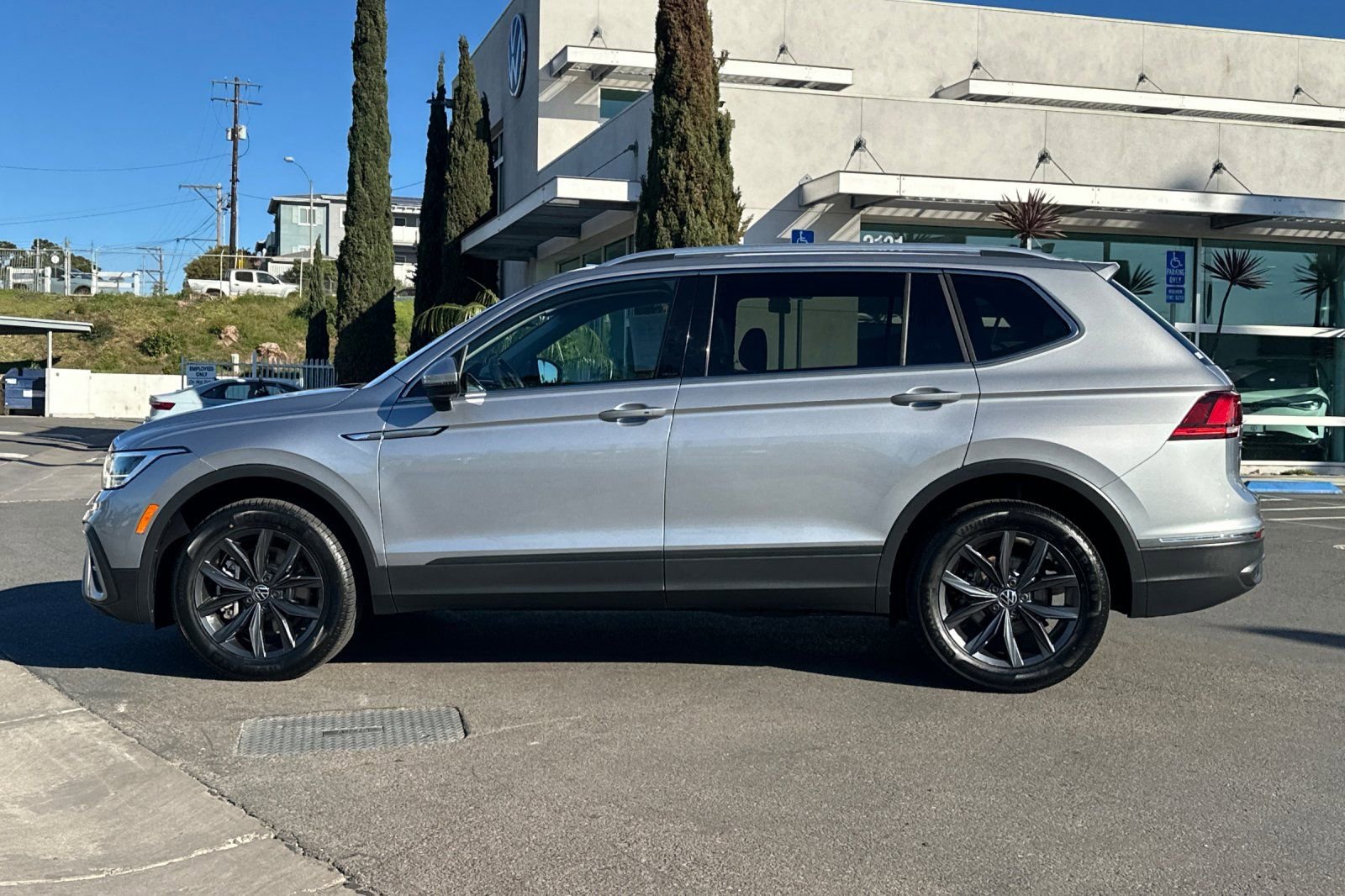 Certified 2023 Volkswagen Tiguan SE image 7