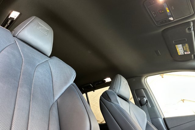 Used 2025 Lexus TX 500h AWD w/ Technology Package image 21