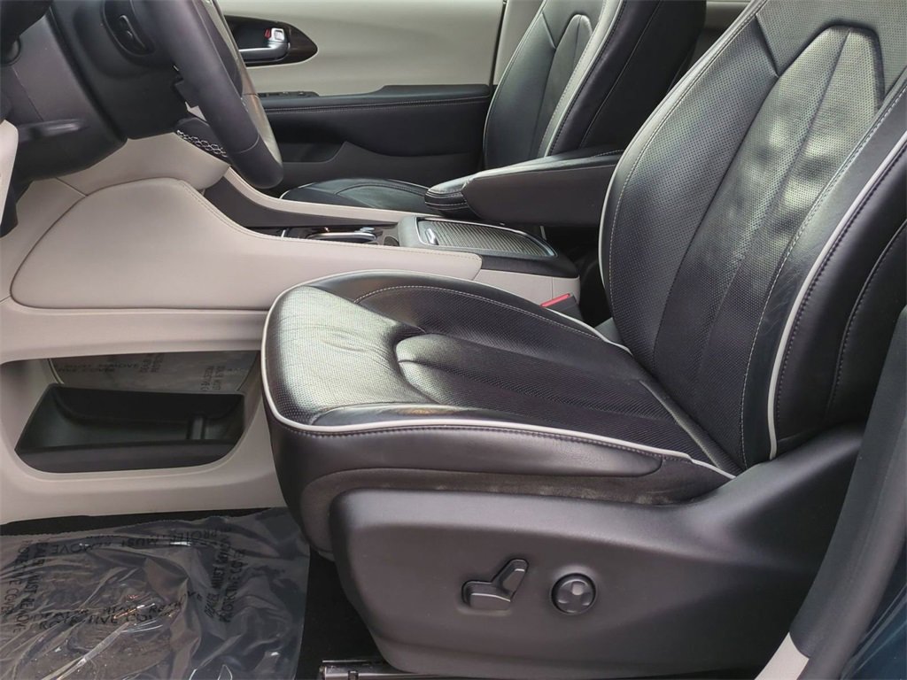 Used 2022 Chrysler Pacifica Limited image 20