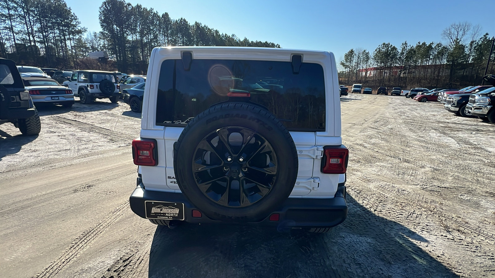 Used 2025 Jeep Wrangler Sahara 4xe image 9