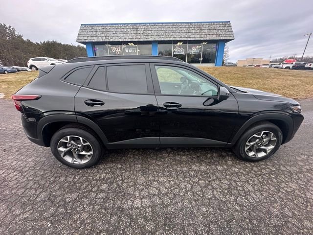 Certified 2025 Chevrolet Trax LT w/ LT Convenience Package image 4