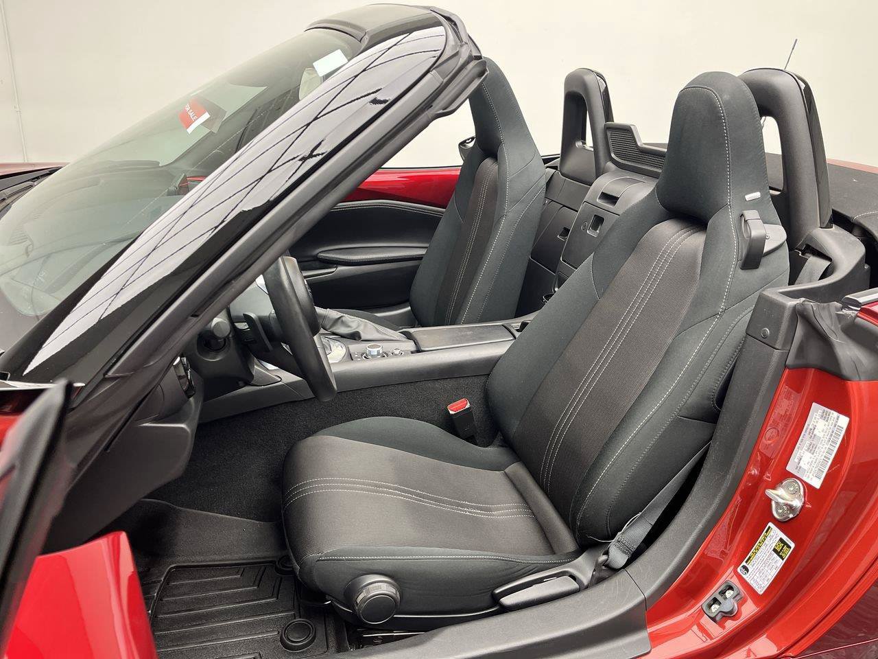 Certified 2021 MAZDA MX-5 Miata Club RWD image 9