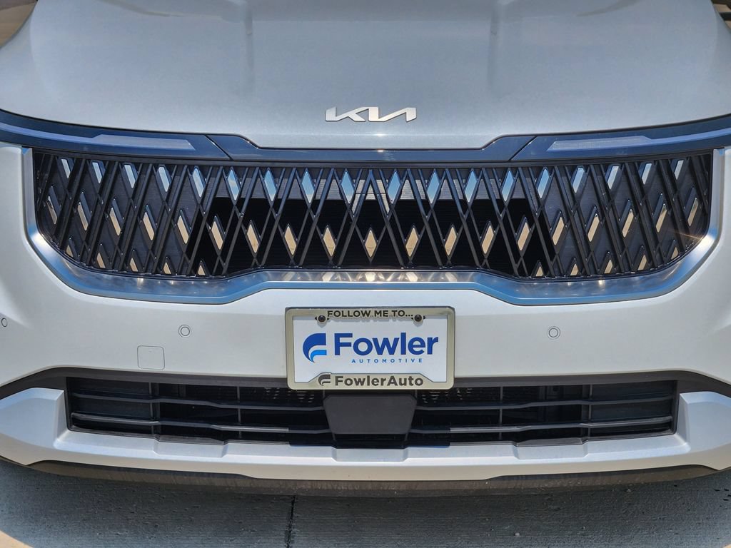 Certified 2025 Kia Carnival EX FWD image 12