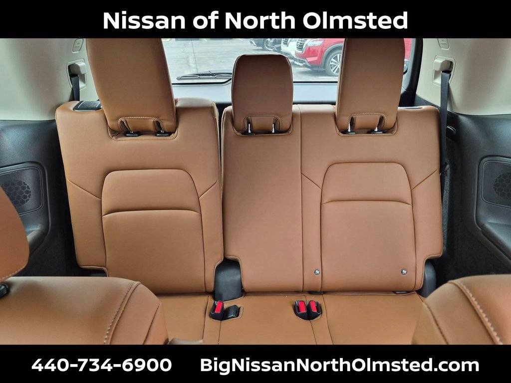 Certified 2025 Nissan Pathfinder Platinum AWD/4WD image 27