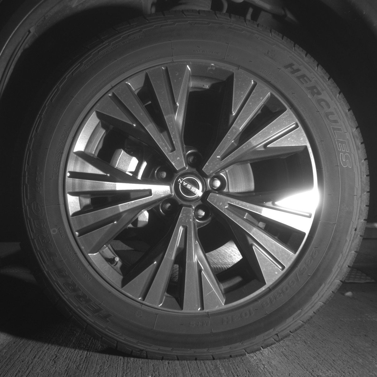Used 2023 Nissan Rogue SV image 12