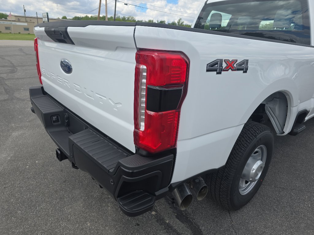 New 2025 Ford F350 XL w/ 360-Degree Camera Package image 9