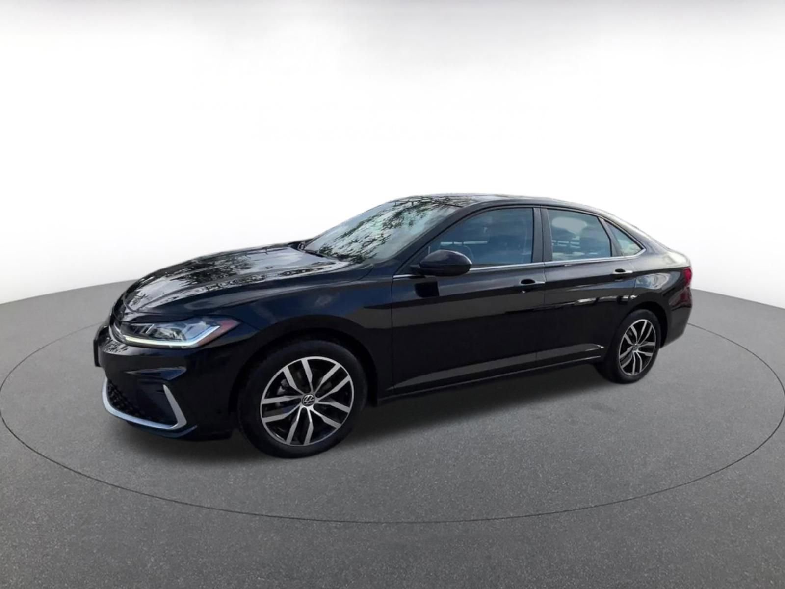 Used 2025 Volkswagen Jetta SE image 8