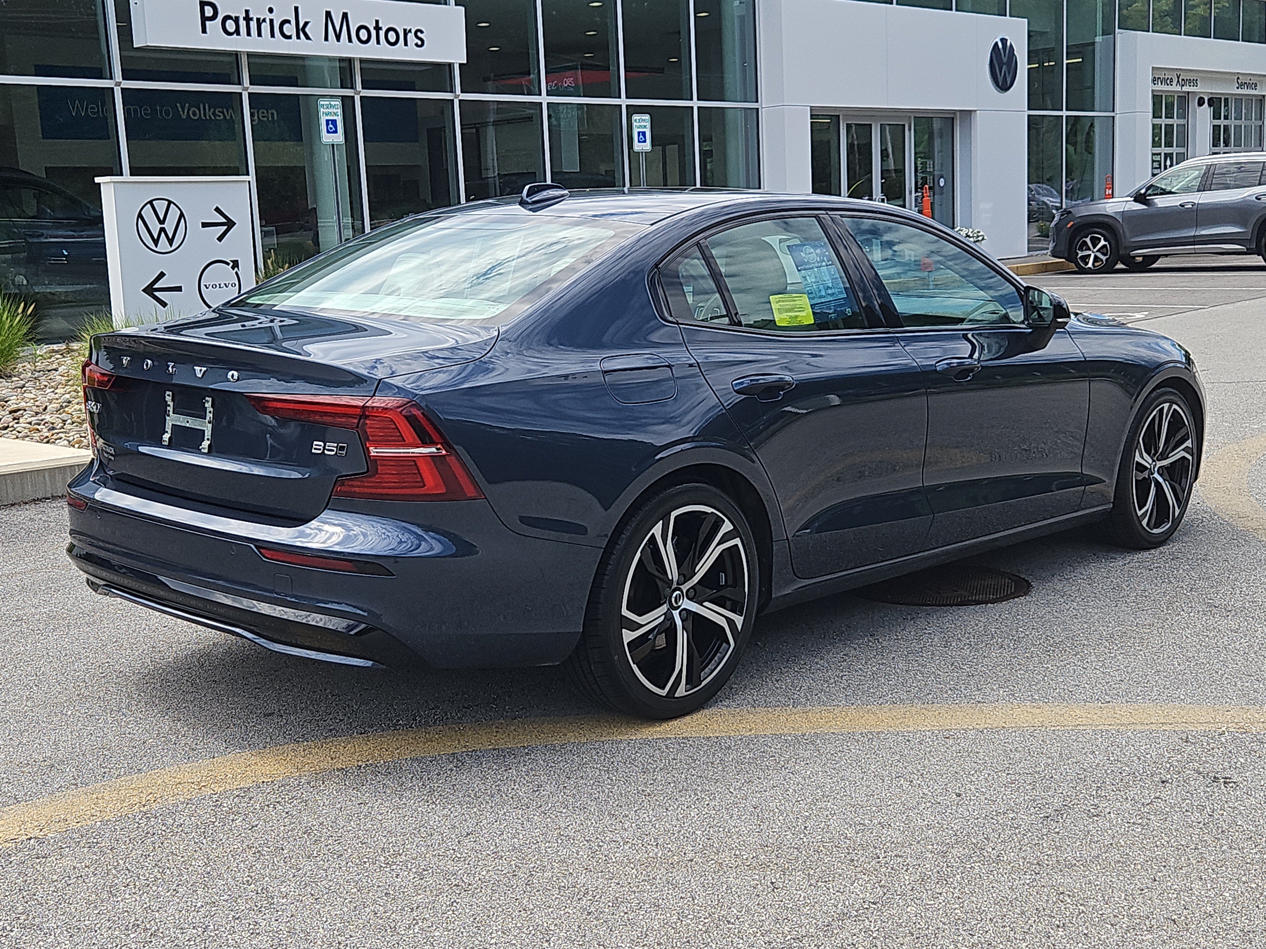 Used 2024 Volvo S60 B5 Core w/ Climate Package AWD/4WD image 2