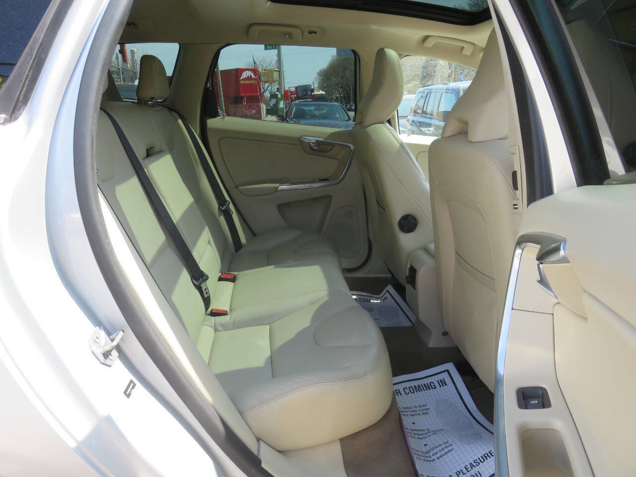 Used 2015 Volvo XC60 T6 Premier Plus image 21