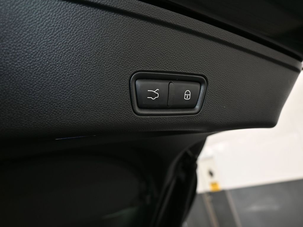 Used 2023 Maserati Grecale Modena image 49