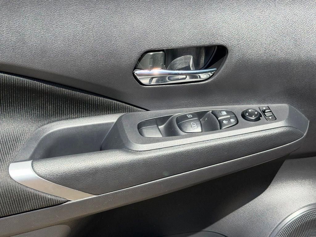 Used 2024 Nissan Kicks SV FWD image 11