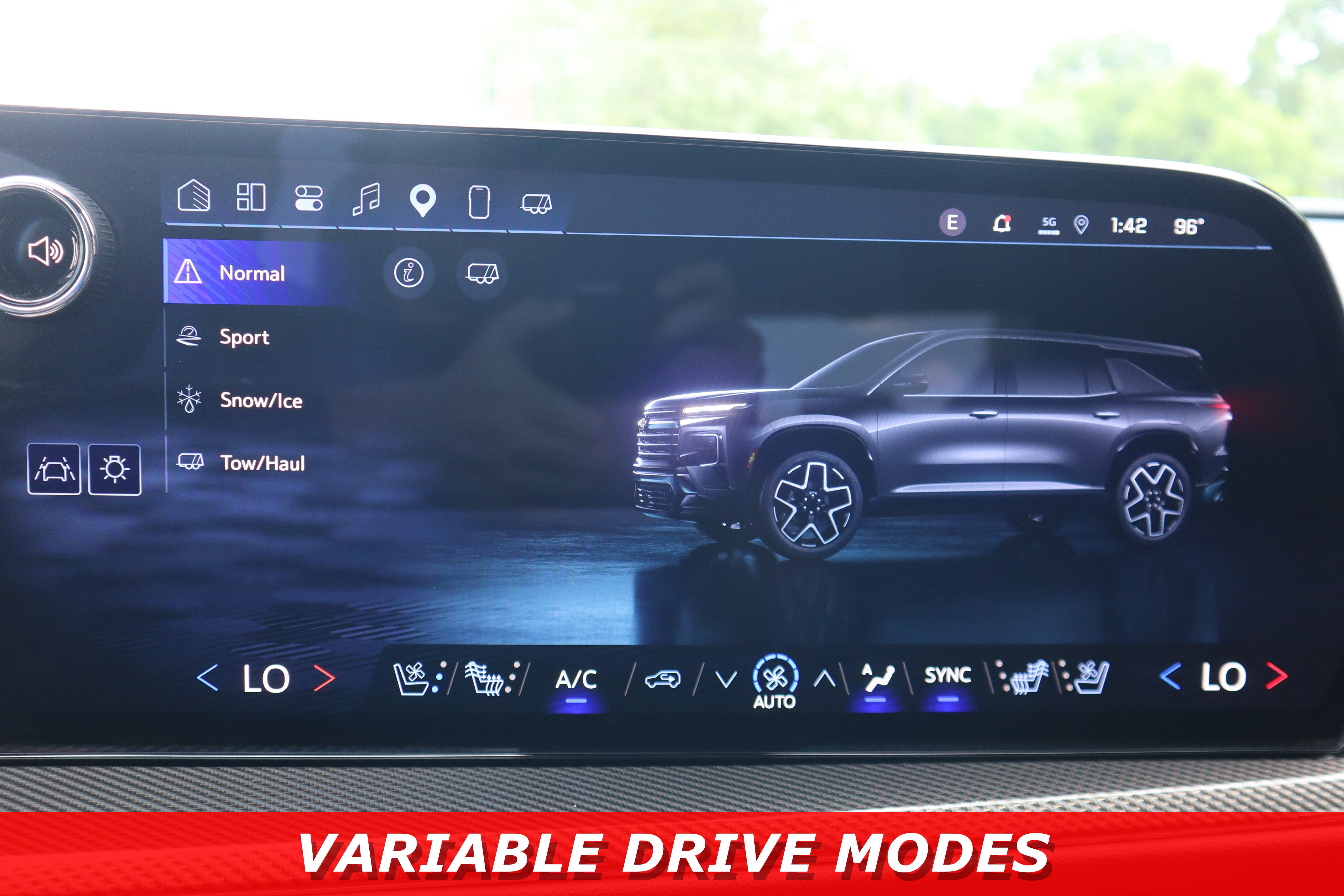 Used 2025 Chevrolet Traverse High Country FWD image 27