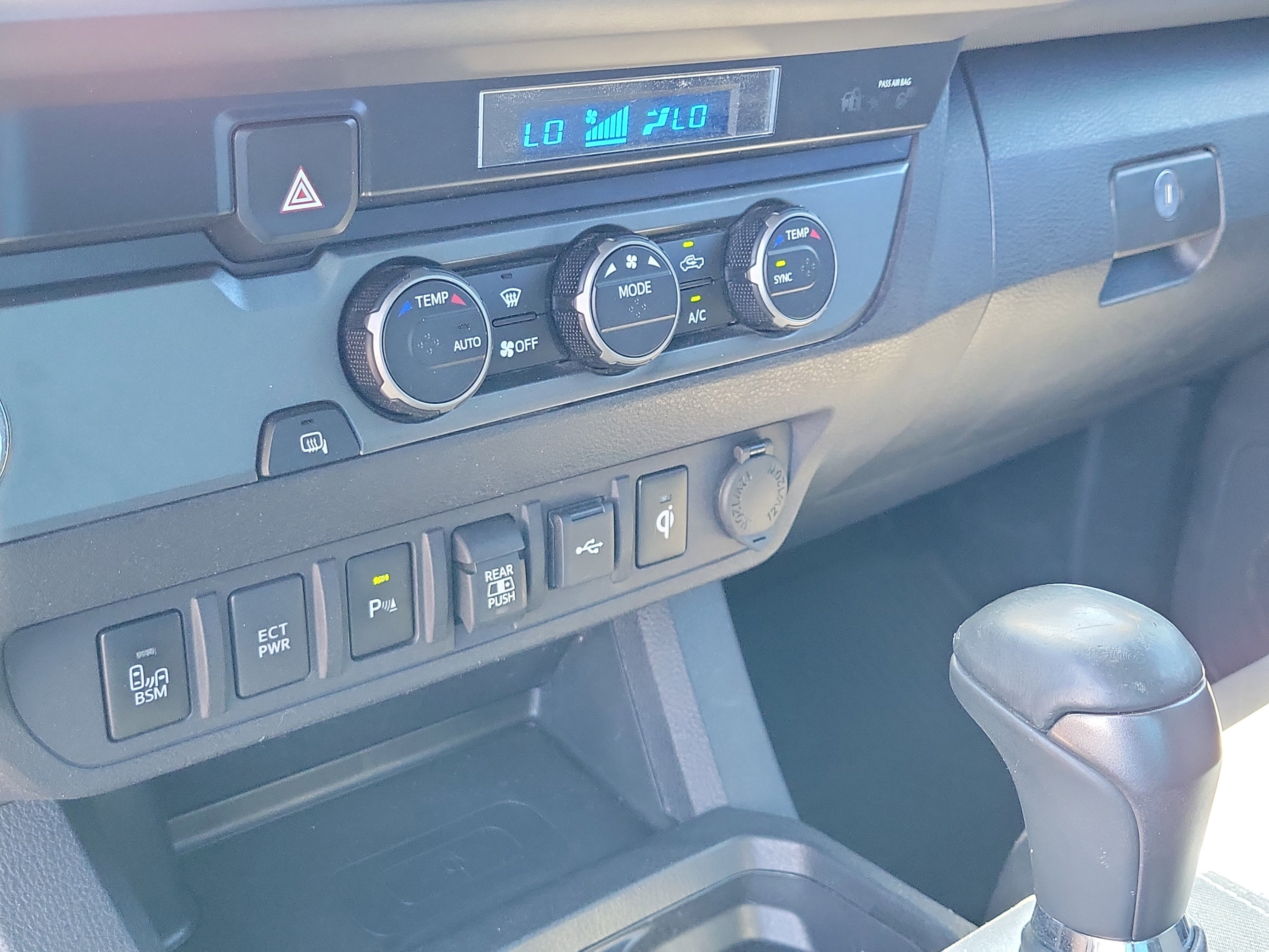 Used 2022 Toyota Tacoma TRD Sport w/ Technology Package RWD image 29