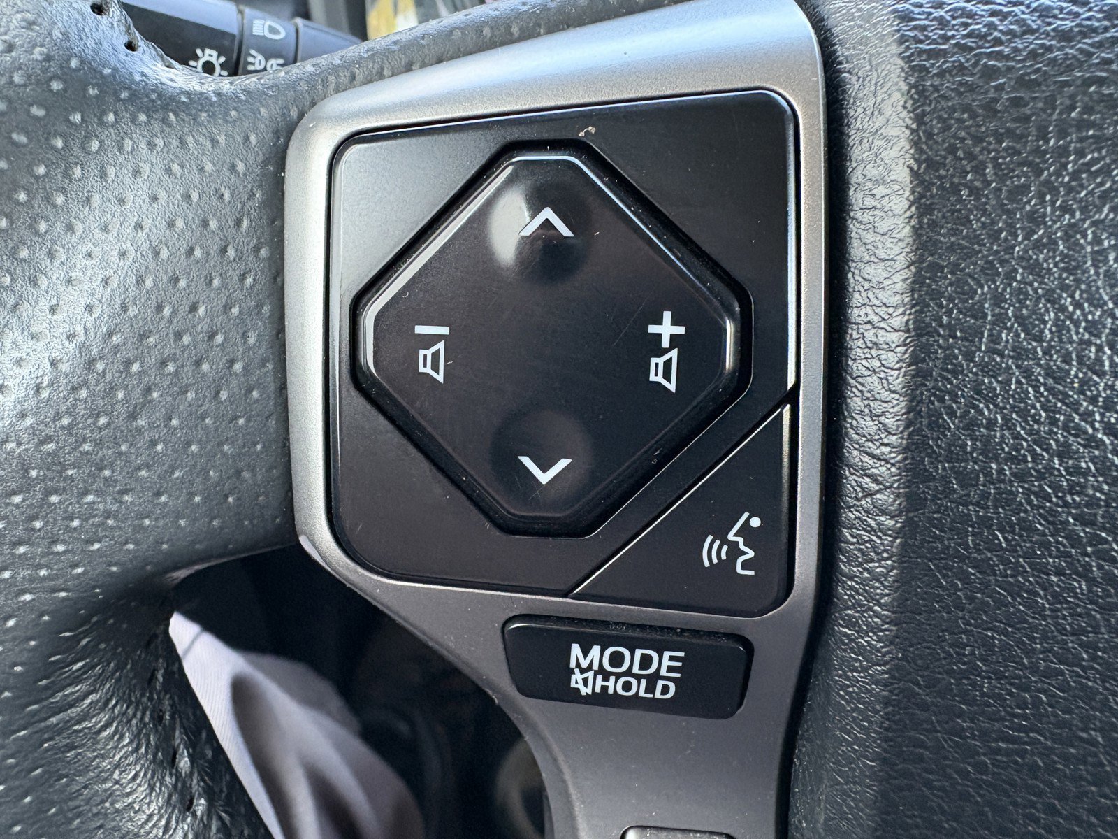 Used 2022 Toyota 4Runner SR5 Premium AWD/4WD image 17