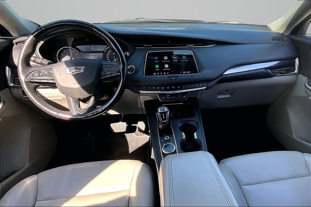 Used 2019 Cadillac XT4 Luxury w/ Trailering Package FWD image 7