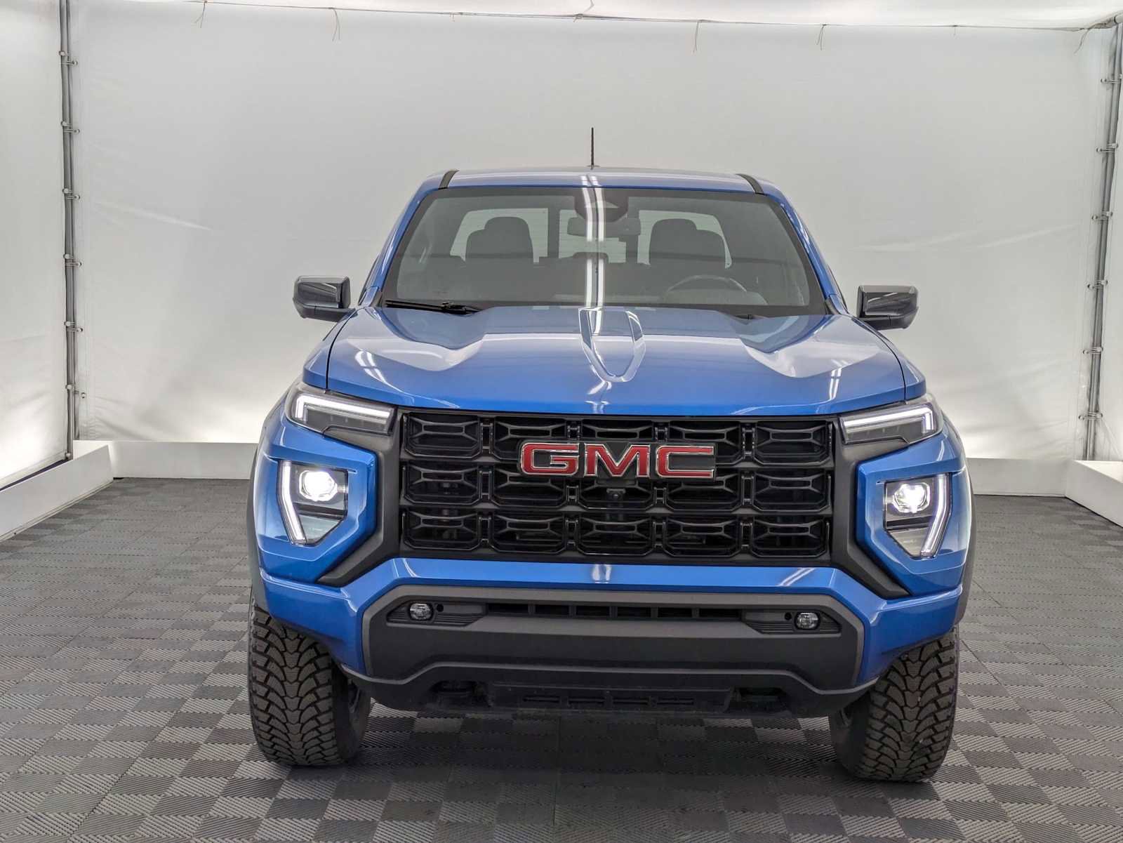 Used 2024 GMC Canyon Elevation w/ Convenience Package AWD/4WD image 9