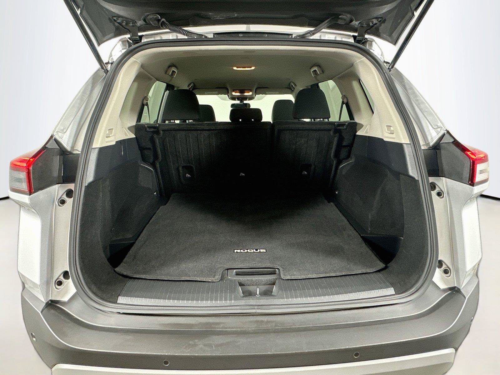 Used 2023 Nissan Rogue SV AWD/4WD image 24