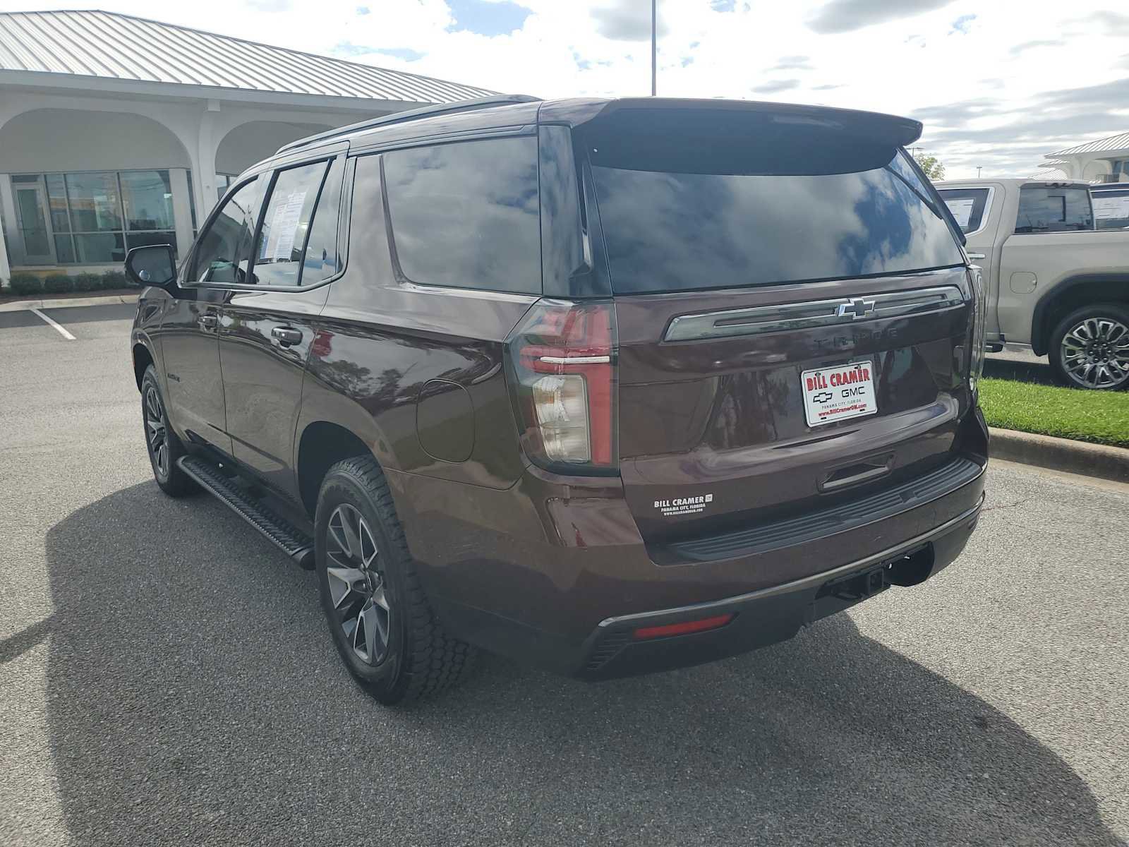 Certified 2022 Chevrolet Tahoe Z71 w/ Luxury Package image 3