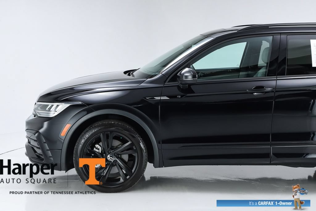 Used 2024 Volkswagen Tiguan SE R-Line FWD image 3