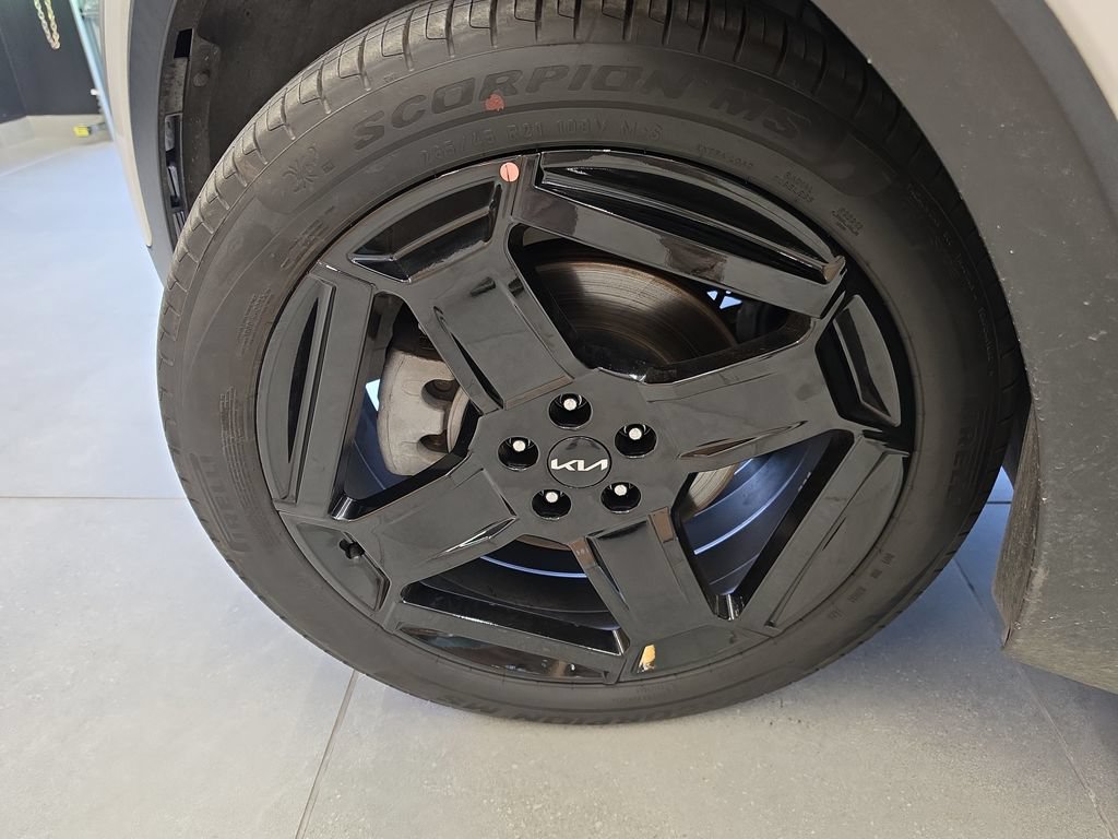 Certified 2024 Kia Telluride S FWD image 40