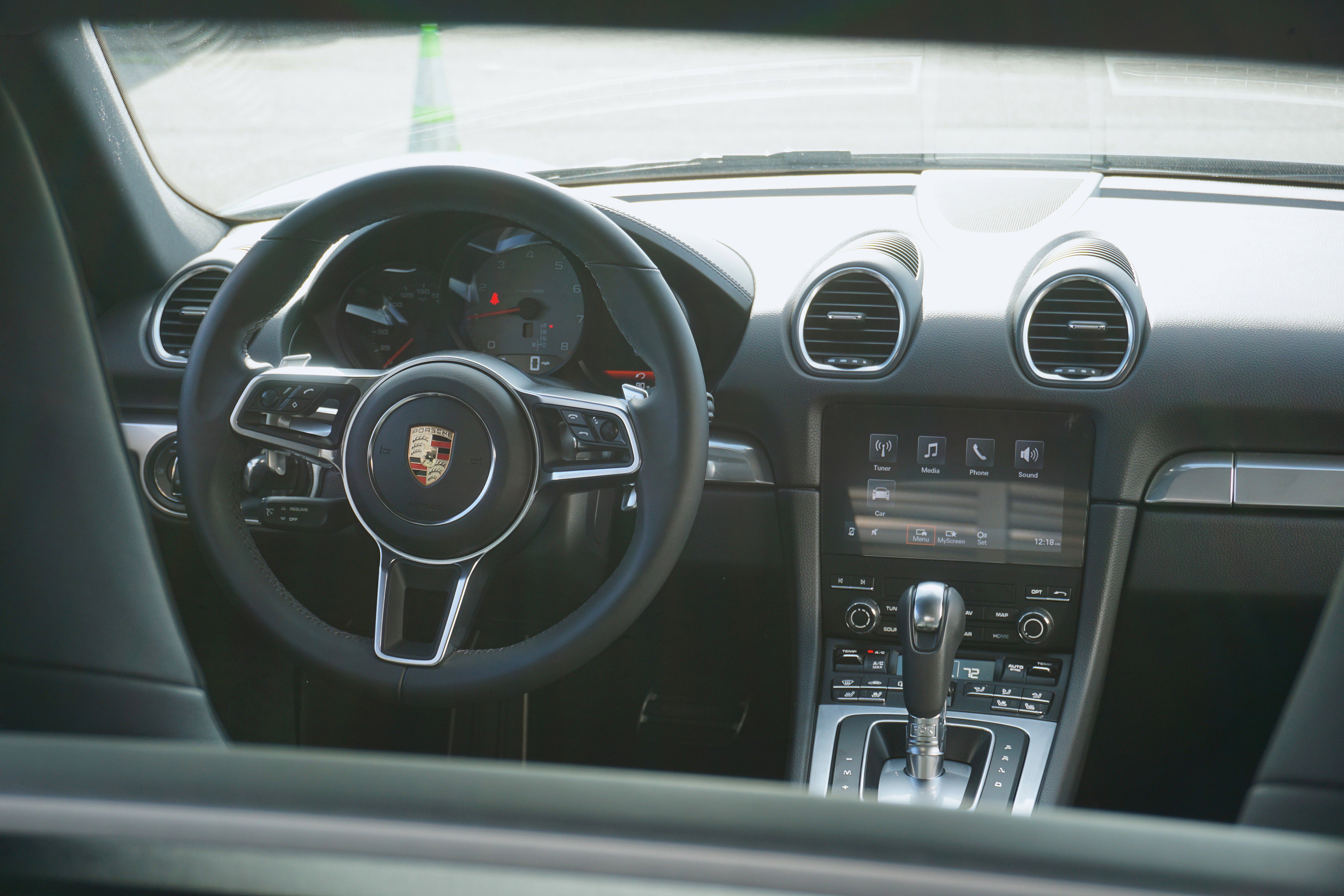 Certified 2025 Porsche 718 Cayman GT4 RS RWD image 18