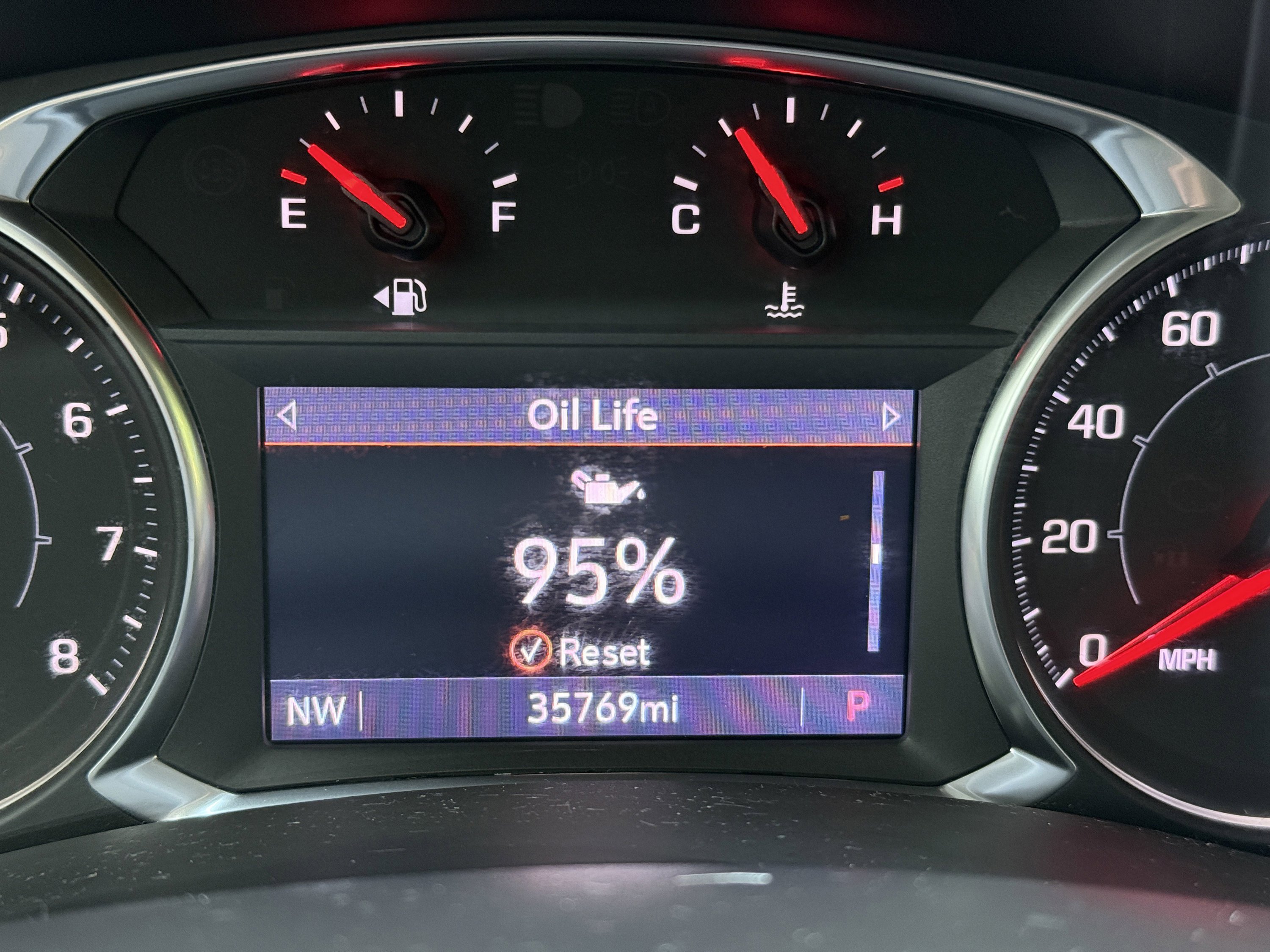 Used 2022 GMC Terrain SLT image 2