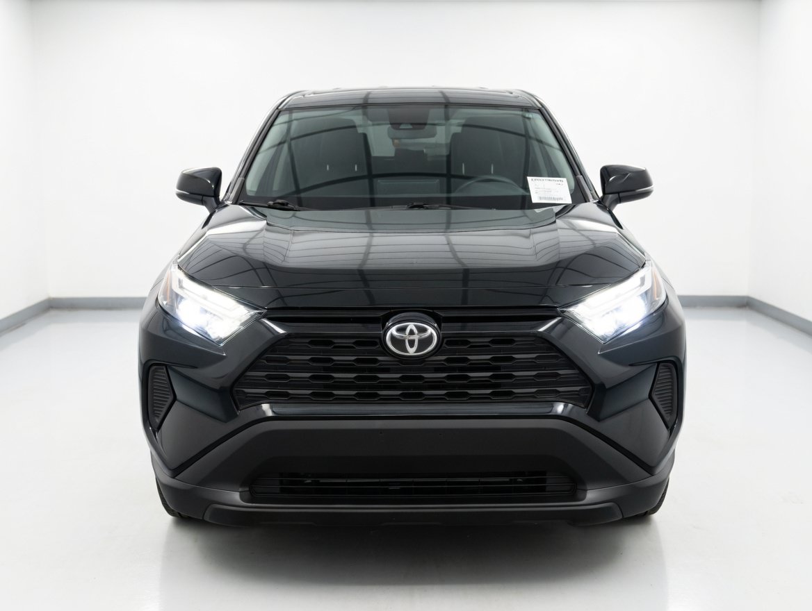 Used 2023 Toyota RAV4 LE AWD/4WD image 2