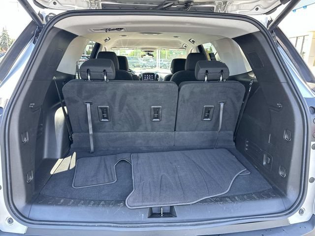 Used 2020 Chevrolet Traverse LT FWD image 23