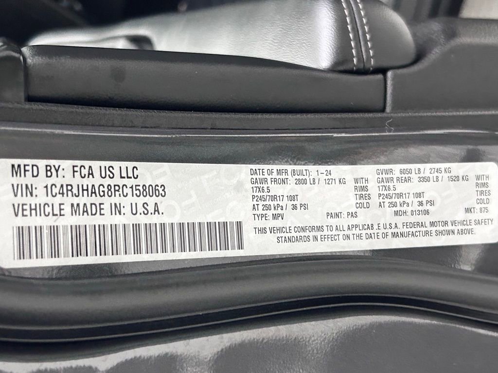 Used 2024 Jeep Grand Cherokee Laredo image 29