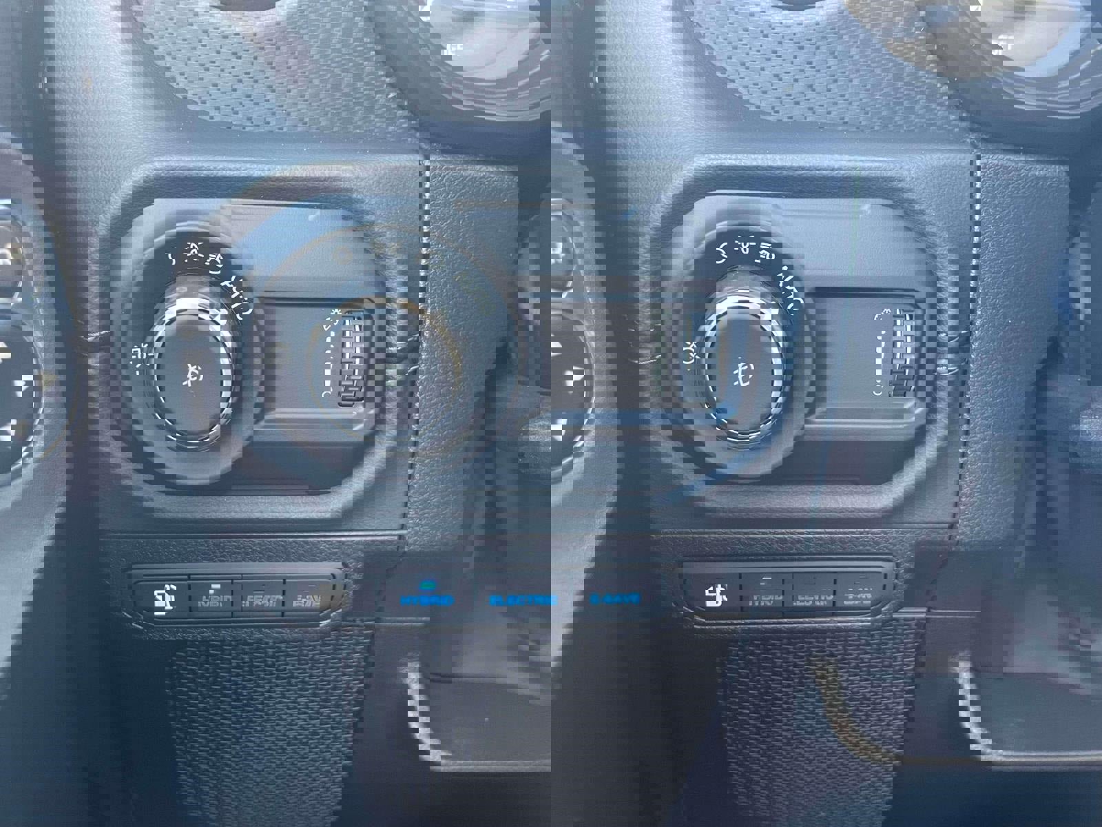 Used 2024 Jeep Wrangler Unlimited Rubicon 4xe image 21