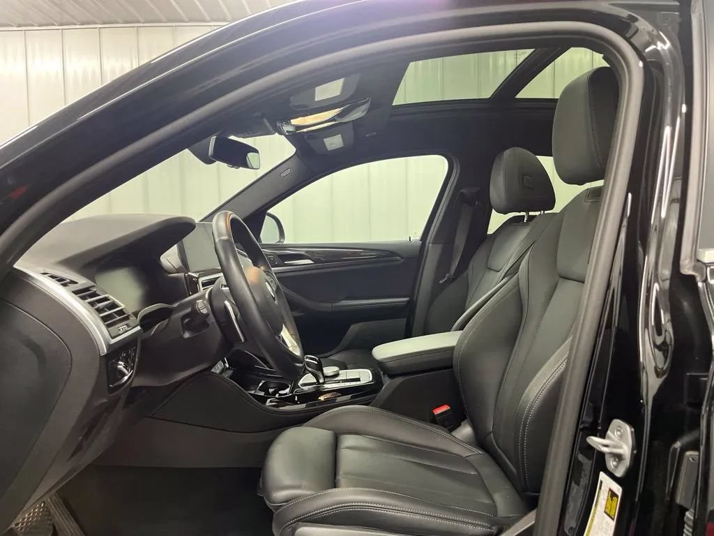 Used 2025 BMW X4 xDrive30i AWD/4WD image 18