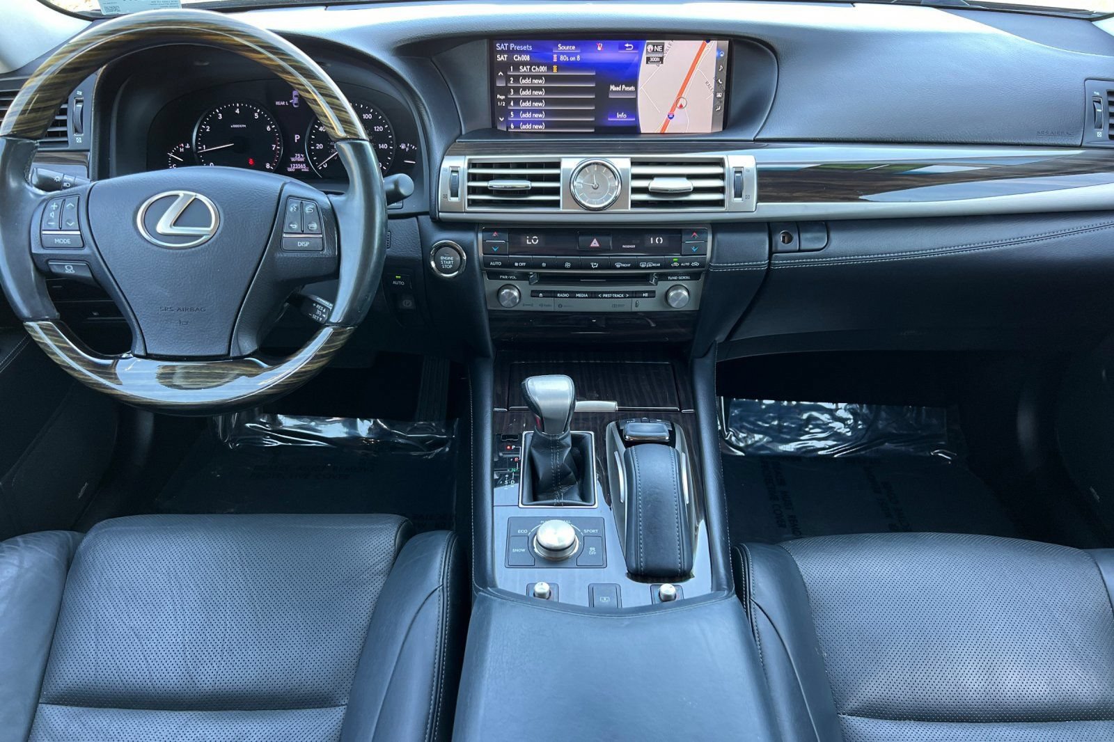 Used 2016 Lexus LS 460 w/ Comfort Package RWD image 3
