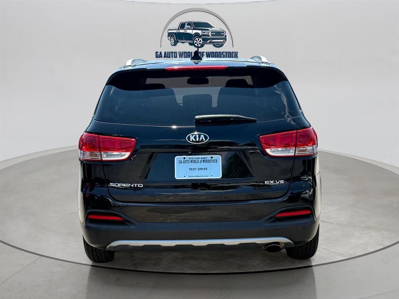 Used 2017 Kia Sorento EX image 4