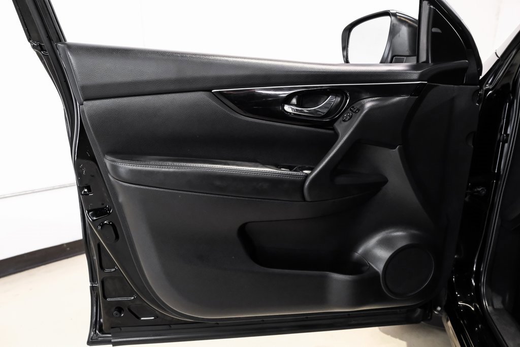 Used 2019 Nissan Rogue Sport SL w/ Premium Package image 48