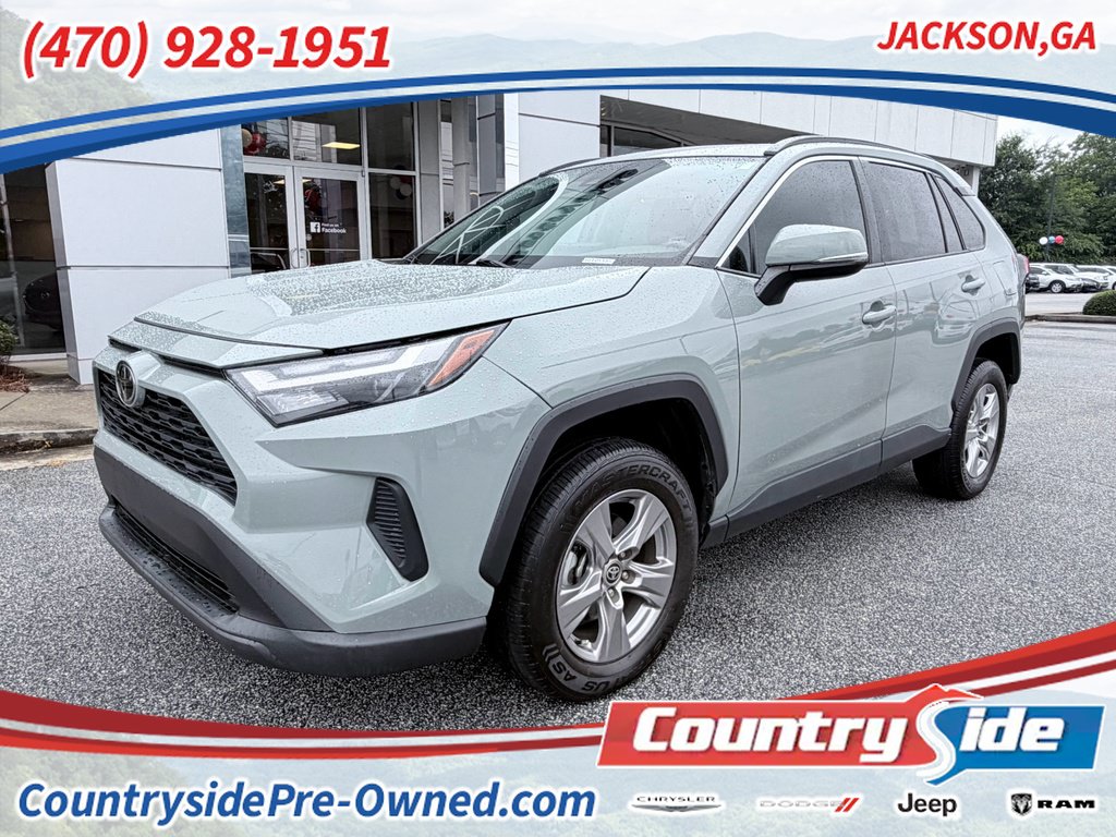 Used 2022 Toyota RAV4 XLE w/ Convenience Package FWD image 1