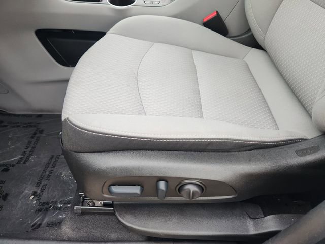 Used 2022 GMC Terrain SLE w/ Driver Convenience Package AWD/4WD image 25