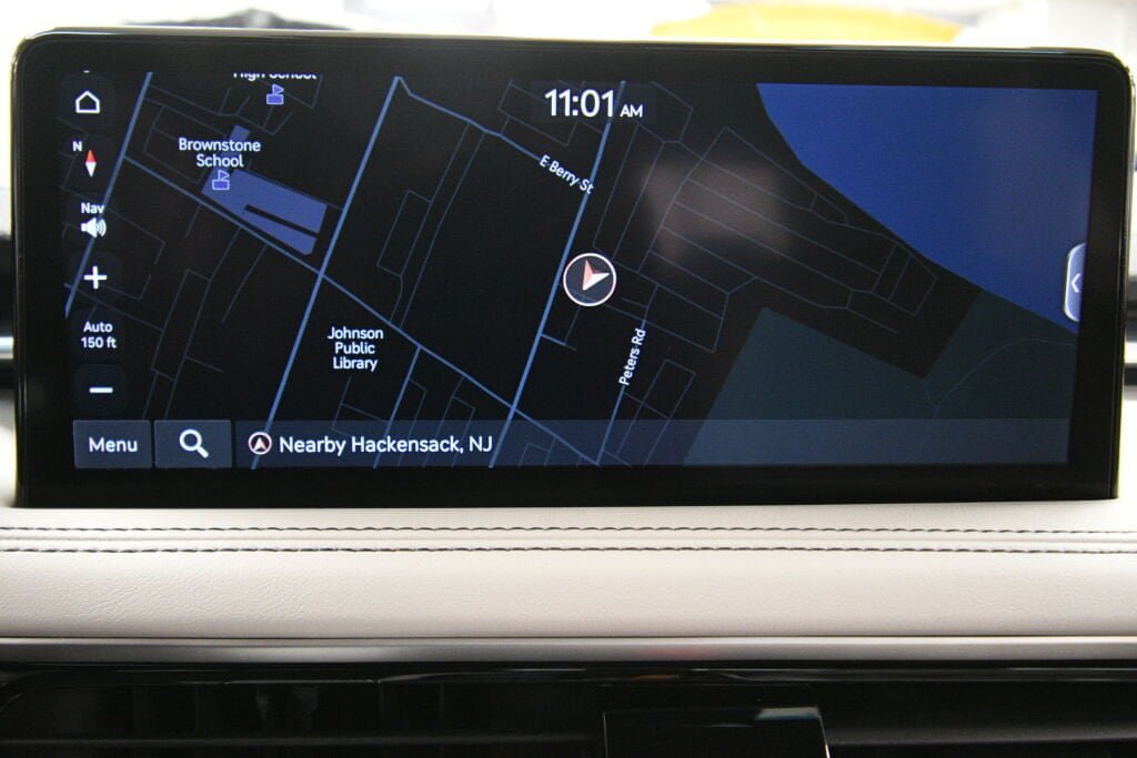 Used 2025 Genesis G70 2.5T AWD/4WD image 16