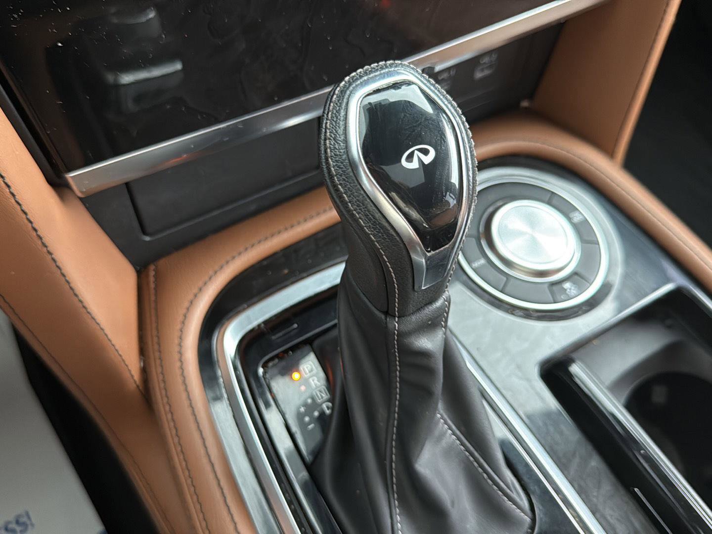 Used 2023 INFINITI QX80 Sensory w/ All-Season Package image 19